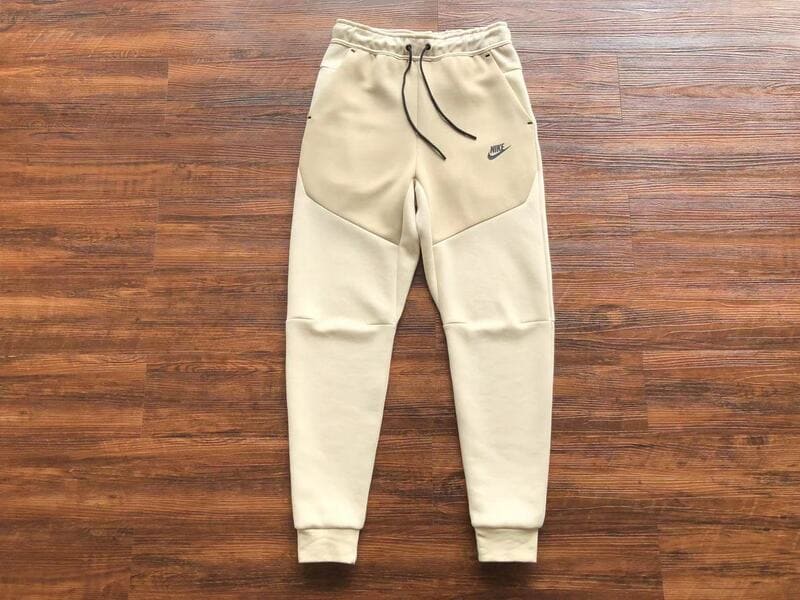 Calça Nike Tech Fleece Creme