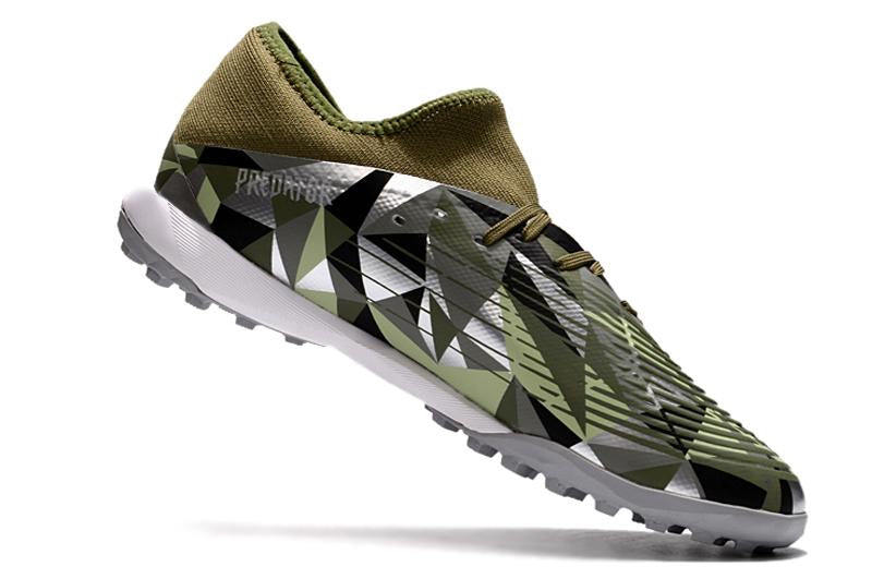 Chuteira Predator Edge 3 low Society