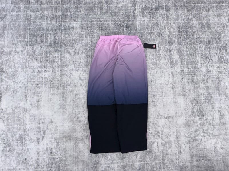Conjunto Supreme x Umbro Gradient Track Pink