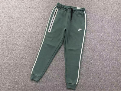 Conjunto Nike Tech Fleece Verde (Reflective)