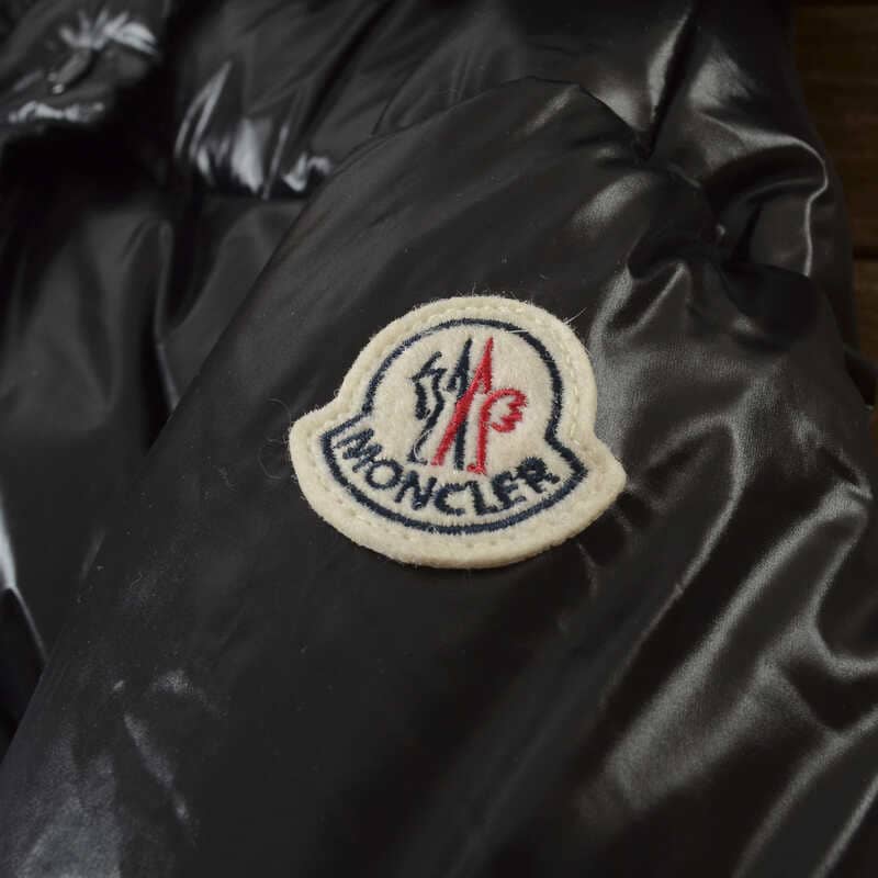Sobretudo Moncler Metalassê Preto