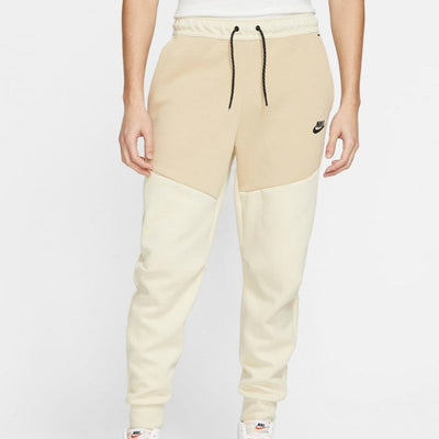 Calça Nike Tech Fleece Creme