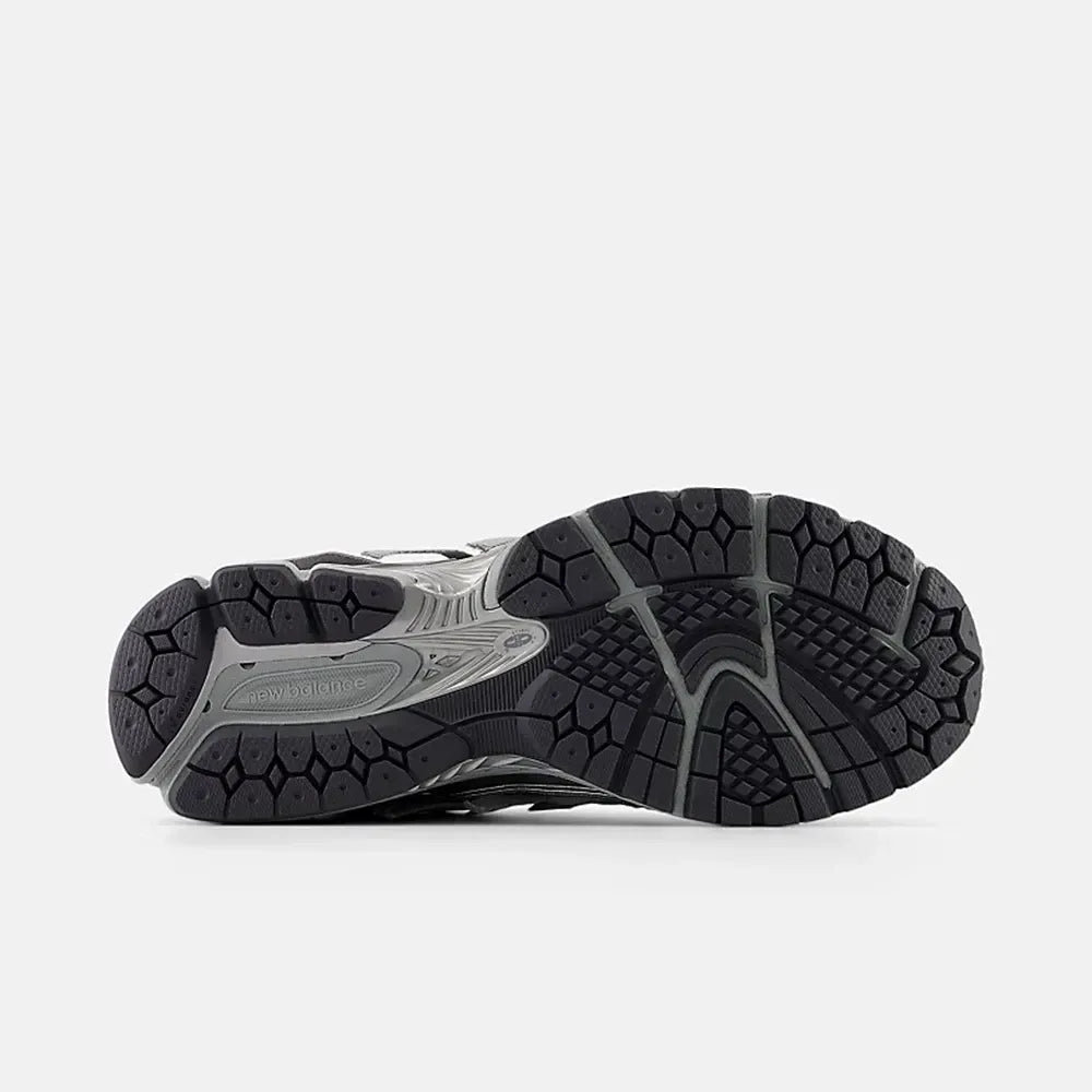 New Balance 1906A Concrete Silver Metallic