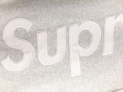 Calça Supreme Satin Appliqué Cinza