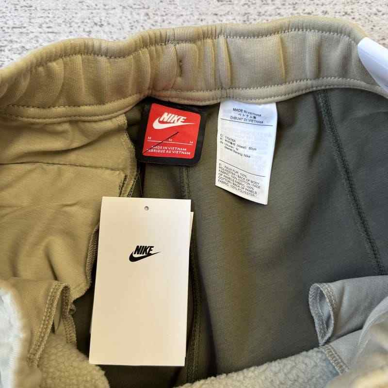Conjunto Nike tech boreas Oversized Desert